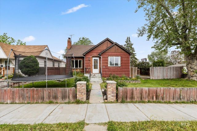 1203 13th Ave S, Nampa, ID 83651
