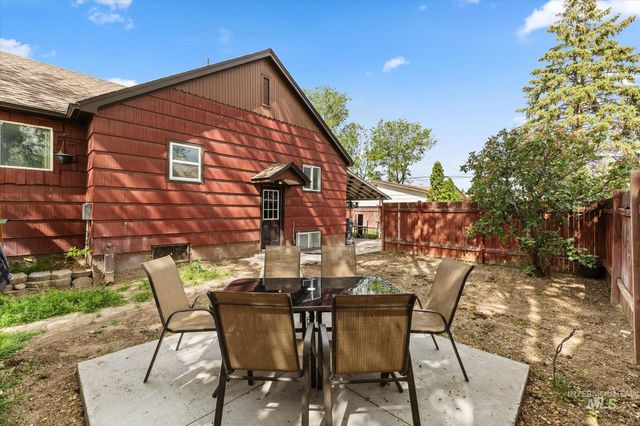 1203 13th Ave S, Nampa, ID 83651