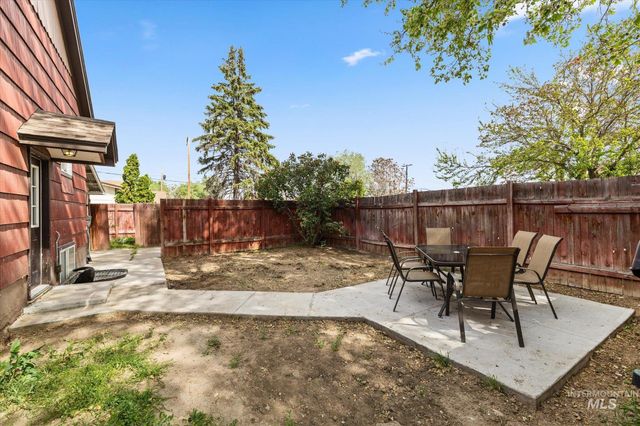 1203 13th Ave S, Nampa, ID 83651