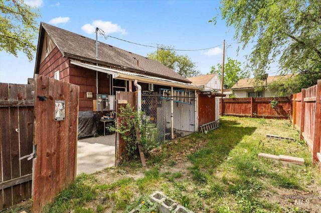 1203 13th Ave S, Nampa, ID 83651