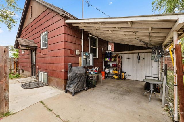 1203 13th Ave S, Nampa, ID 83651