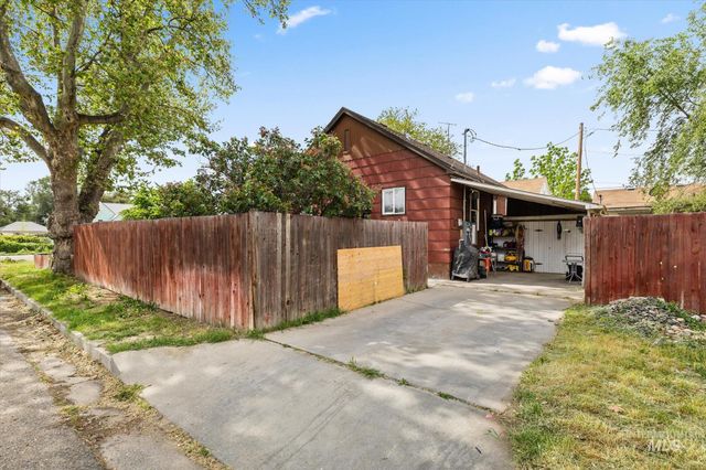 1203 13th Ave S, Nampa, ID 83651