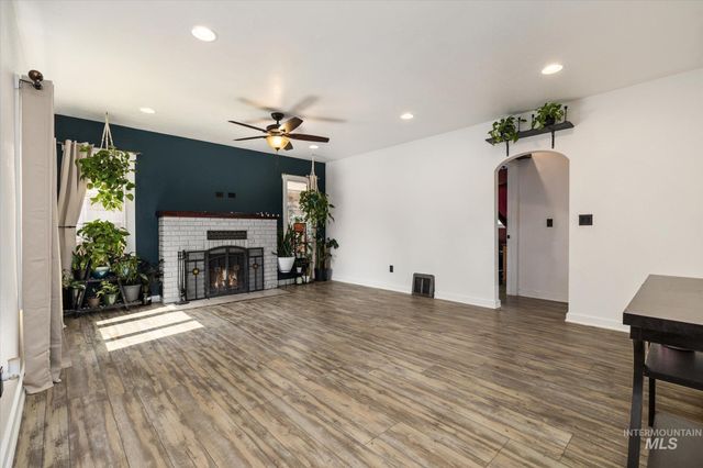 1203 13th Ave S, Nampa, ID 83651