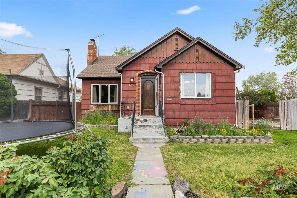 1203 13th Ave S, Nampa, ID 83651