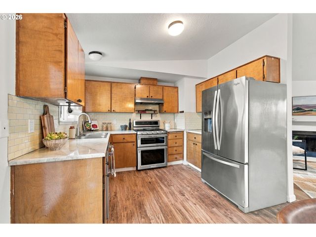6936 N RICHARDS St, Portland, OR 97203