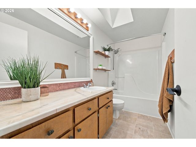 6936 N RICHARDS St, Portland, OR 97203