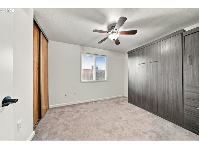 6936 N RICHARDS St, Portland, OR 97203