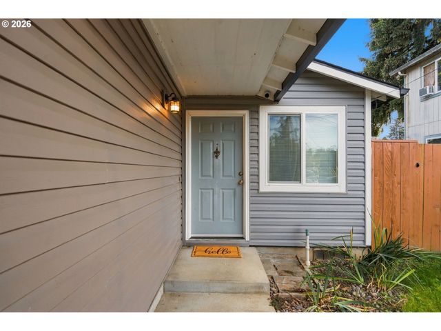 6936 N RICHARDS St, Portland, OR 97203