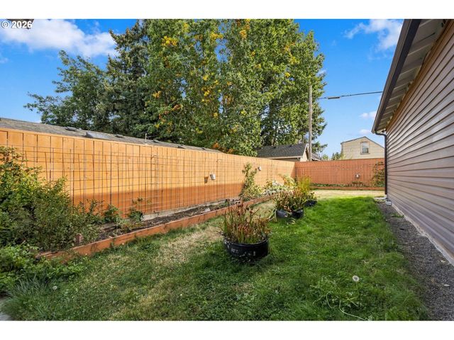 6936 N RICHARDS St, Portland, OR 97203