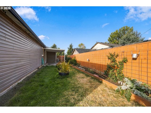 6936 N RICHARDS St, Portland, OR 97203