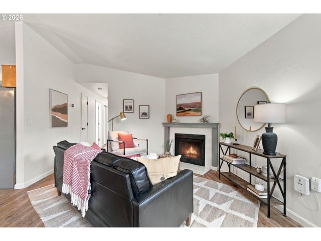 6936 N RICHARDS St, Portland, OR 97203