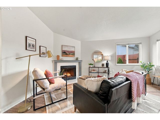 6936 N RICHARDS St, Portland, OR 97203
