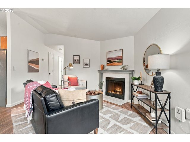 6936 N RICHARDS St, Portland, OR 97203