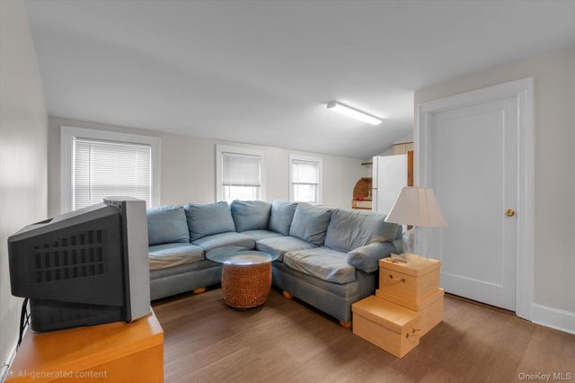 190 Bryant Avenue, Floral Park, NY 11001
