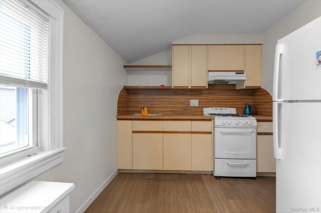 190 Bryant Avenue, Floral Park, NY 11001