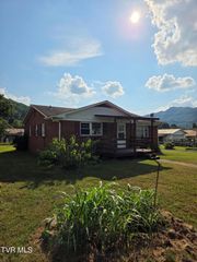 122 Dennis Cove Road, Hampton, TN 37658