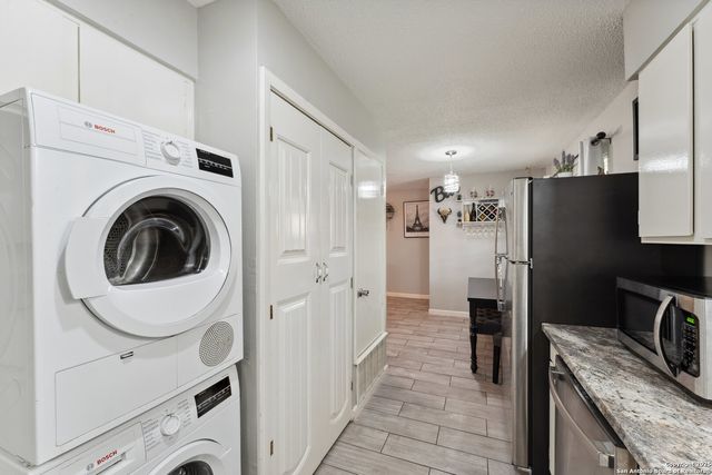 923 Vance Jackson Rd Apt 1104, San Antonio, TX 78201