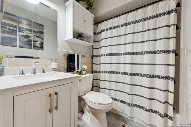 923 Vance Jackson Rd Apt 1104, San Antonio, TX 78201