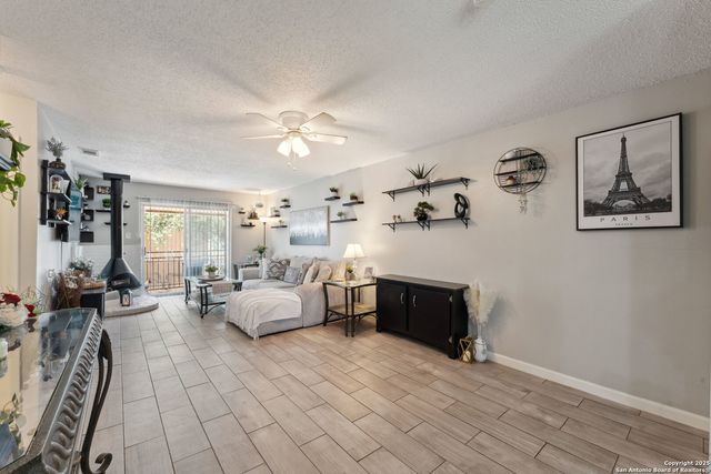 923 Vance Jackson Rd Apt 1104, San Antonio, TX 78201