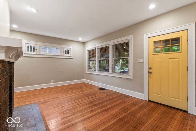 4705 Carrollton Avenue, Indianapolis, IN 46205