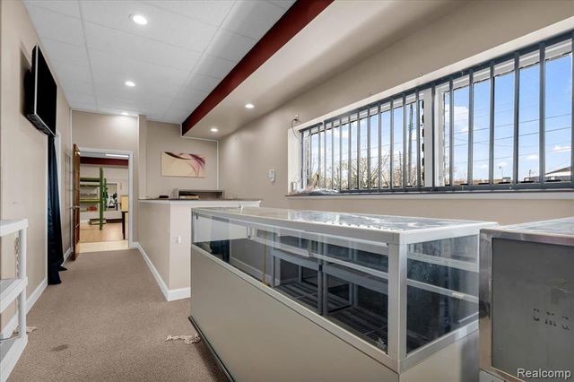 4277 S Saginaw Street, Burton, MI 48529