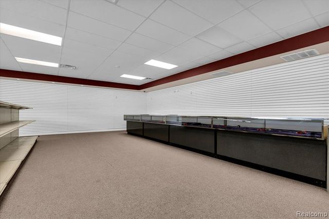 4277 S Saginaw Street, Burton, MI 48529