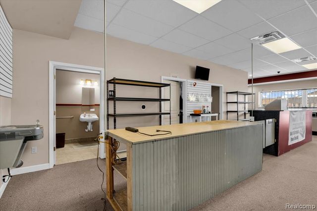 4277 S Saginaw Street, Burton, MI 48529