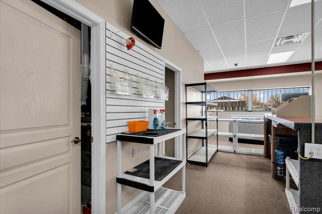 4277 S Saginaw Street, Burton, MI 48529