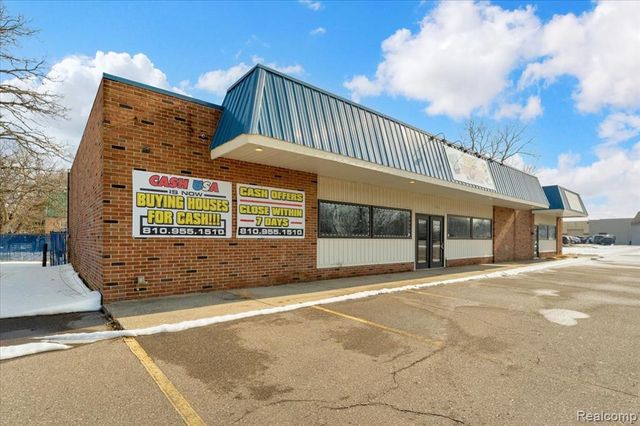 4277 S Saginaw Street, Burton, MI 48529