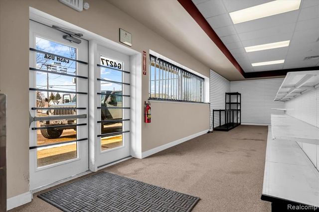 4277 S Saginaw Street, Burton, MI 48529