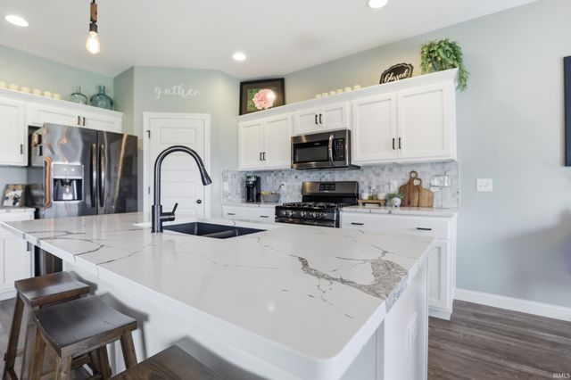 10410 Chesterhills Court, New Haven, IN 46774