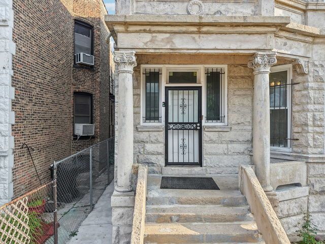 3220 W Polk Street 1, Chicago, IL 60624