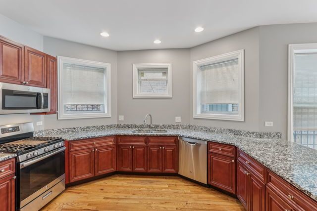 3220 W Polk Street 1, Chicago, IL 60624