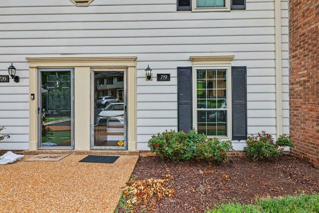 719 Fox Ridge Dr, Brentwood, TN 37027