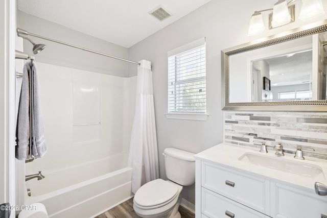 7464 Sunset Harbor Drive 133, Navarre, FL 32566