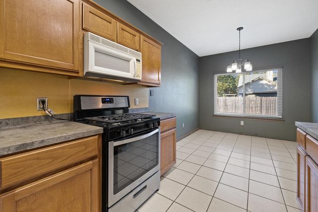 101 Bluejay CV, Hutto, TX 78634