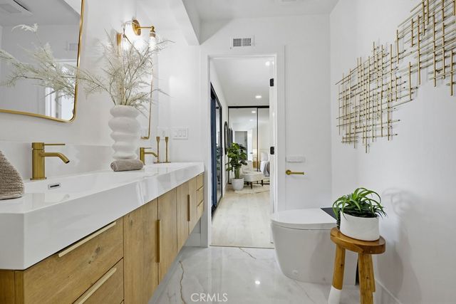 410 W Crystal View, Orange, CA 92865