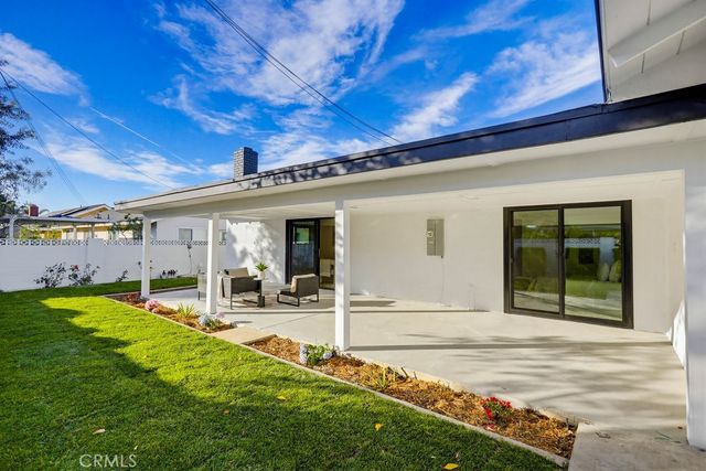 410 W Crystal View, Orange, CA 92865