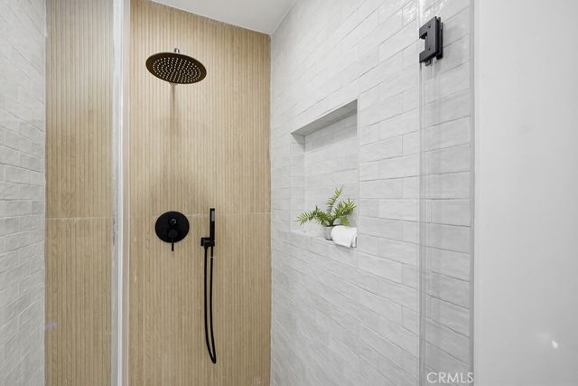 410 W Crystal View, Orange, CA 92865