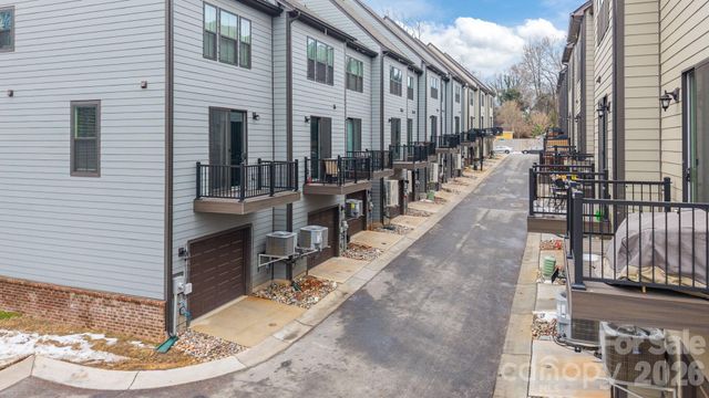 460 Spearfield Lane, Charlotte, NC 28205