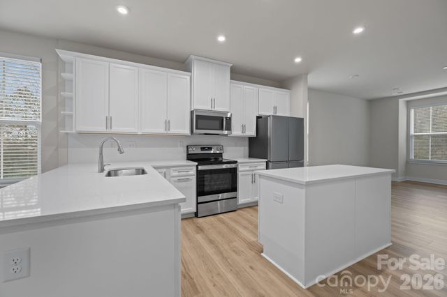 460 Spearfield Lane, Charlotte, NC 28205