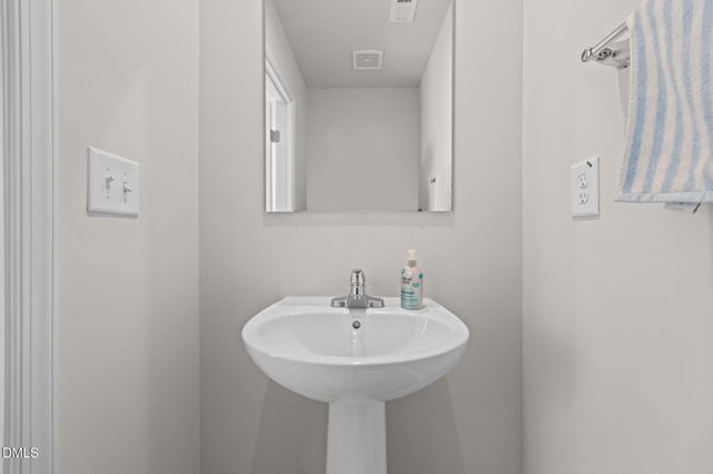 160 Day Song Court, Lillington, NC 27546