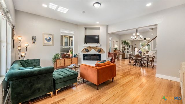 801 W Mulberry Avenue, San Antonio, TX 78212