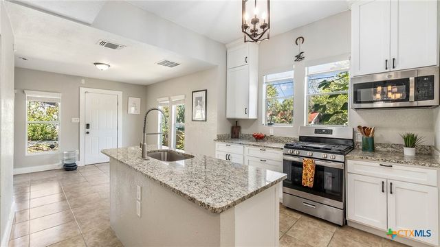 801 W Mulberry Avenue, San Antonio, TX 78212