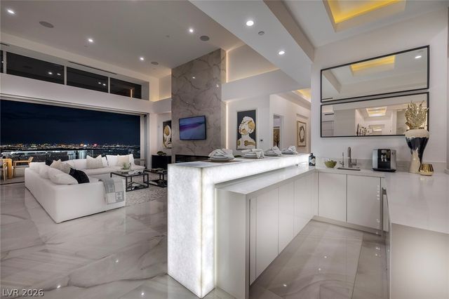 665 Overlook Rim Drive, Henderson, NV 89012