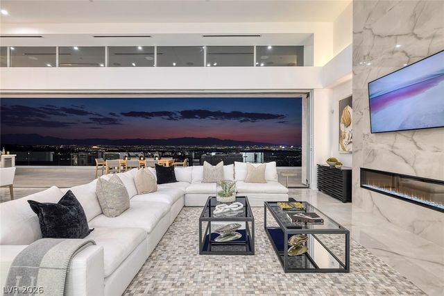 665 Overlook Rim Drive, Henderson, NV 89012