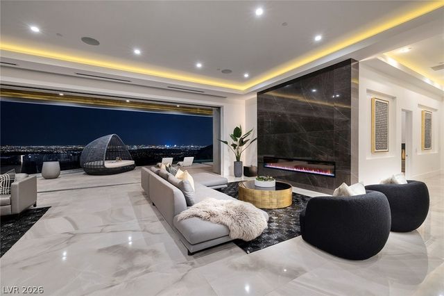 665 Overlook Rim Drive, Henderson, NV 89012