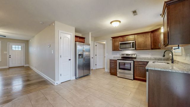 1487 Coronado Dr, Clarksville, TN 37042