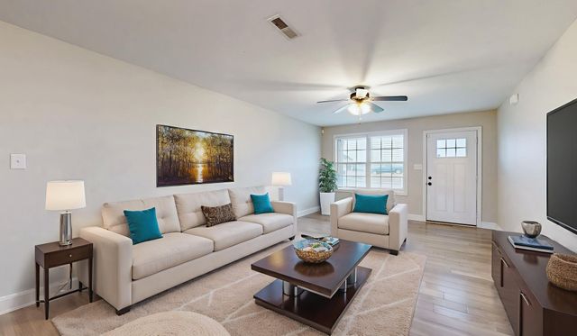 1487 Coronado Dr, Clarksville, TN 37042