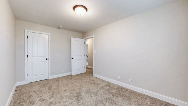 1487 Coronado Dr, Clarksville, TN 37042